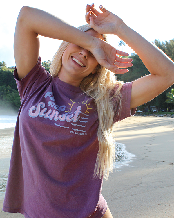 Koloa Vintage Sunset Boyfriend Tee - Berry