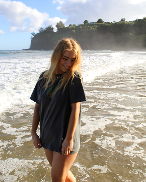 Koloa Pineapple Boyfriend Tee - Pepper